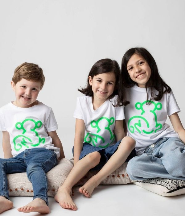 niños-camiseta-blanca-mono-verde